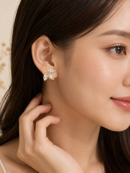 Almiora Leaf Spark Stud Earrings